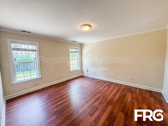 Building Photo - 149 Emily Dr