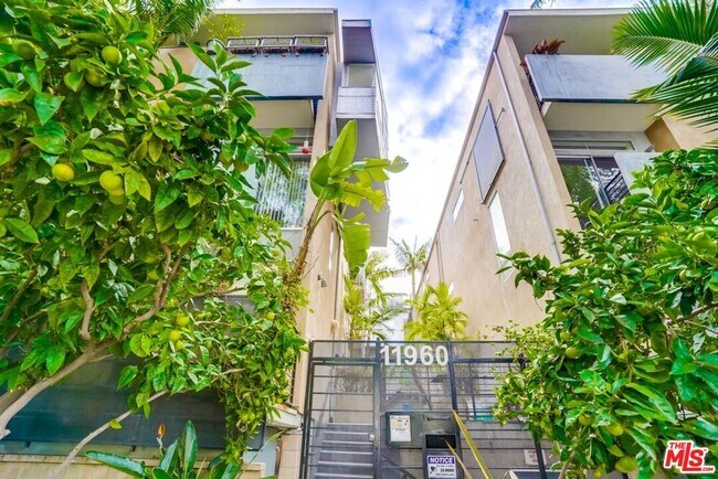 Building Photo - 11960 Iowa Ave