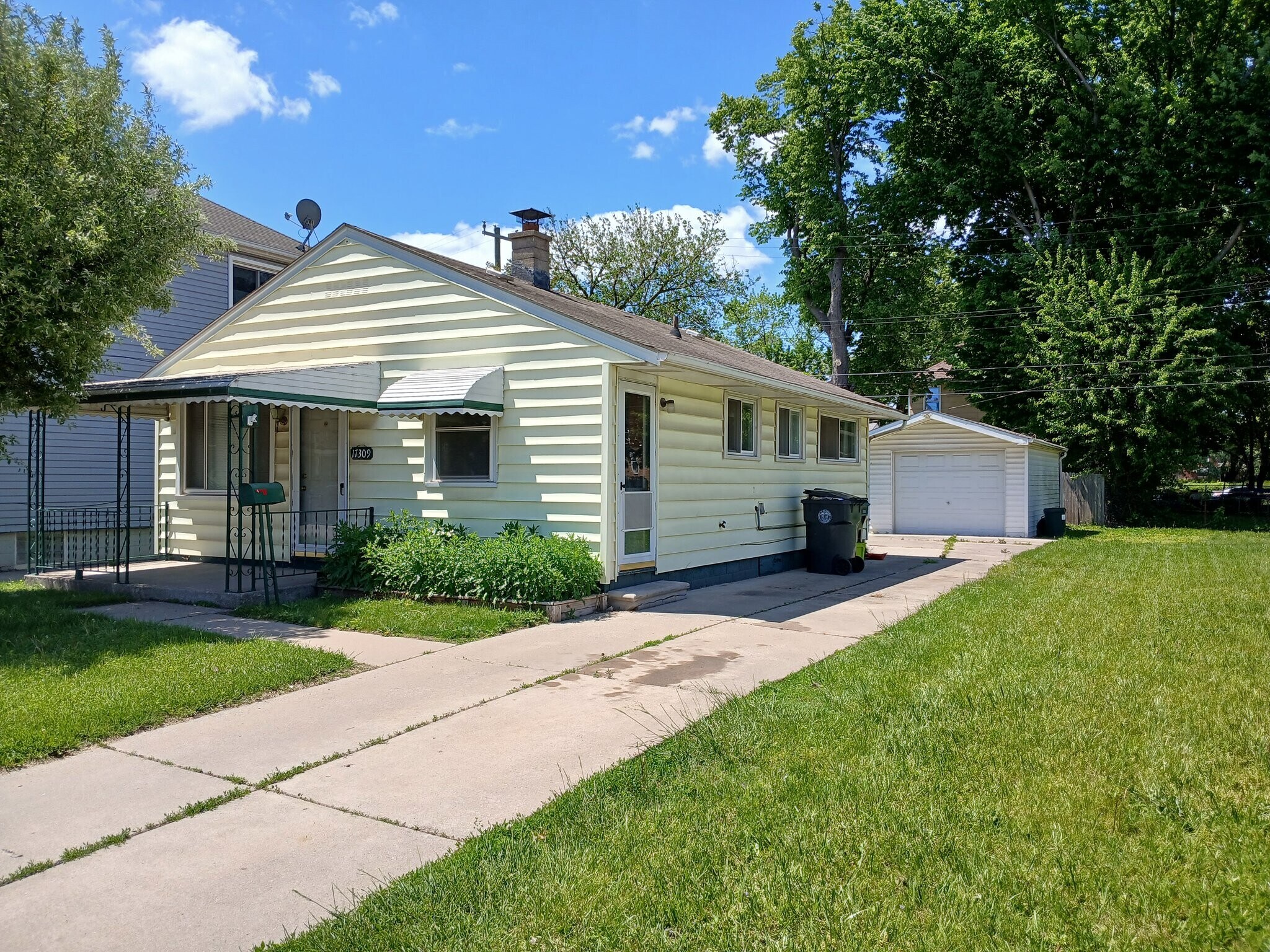 Building Photo - 17309 Dora St