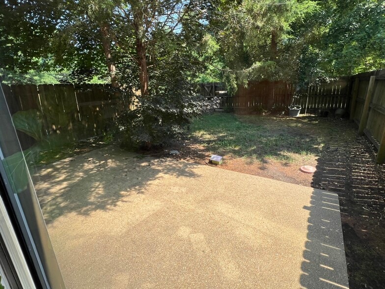 Building Photo - 2272 High Bush Cir