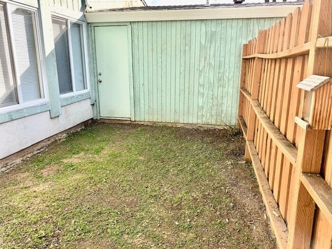 Building Photo - Nice 2 Bedroom 1 Bathroom Condo in Fairfield - AVAILABLE NOW!!