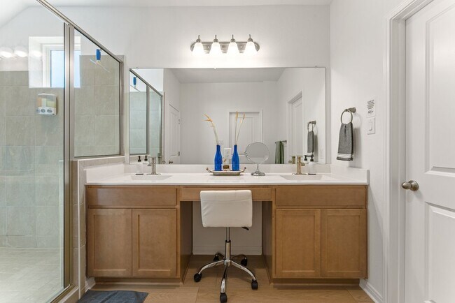 Building Photo - 2119 Hofstaat