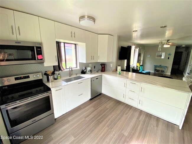 Building Photo - 8759 Banyan Way