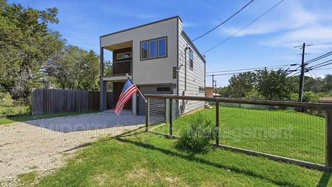 Building Photo - 1198 Green Hill Dr