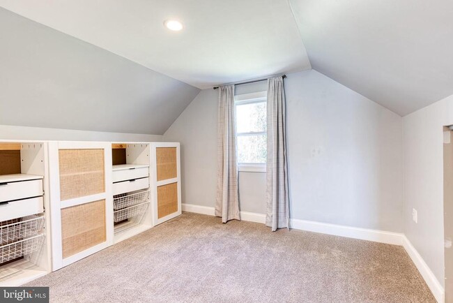 Building Photo - 2103 Southern Ave