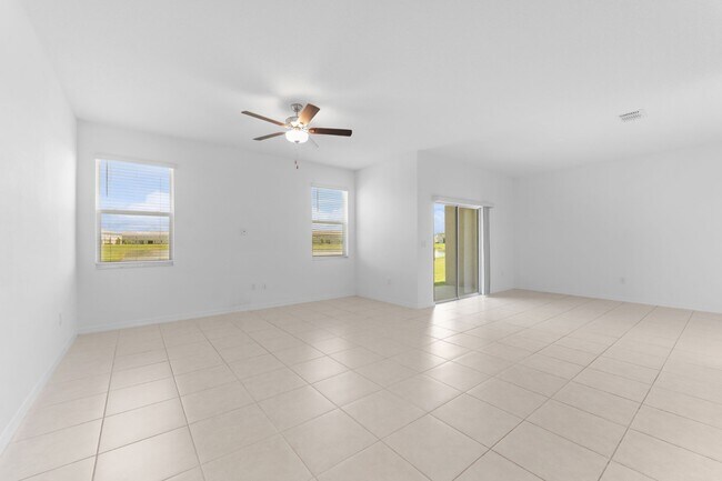 Building Photo - Stunning Large Mirada Townhome; 3 BR + LOFT / 2.5 BA/ 2 Car Garage-2300+ SF!