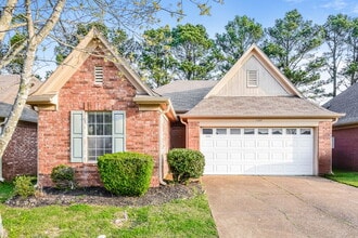 Building Photo - 1107 Breezy Valley Dr