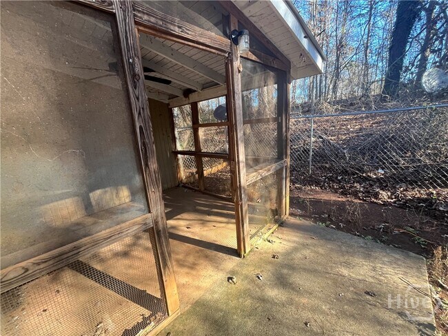 Building Photo - 547 Rustwood Dr