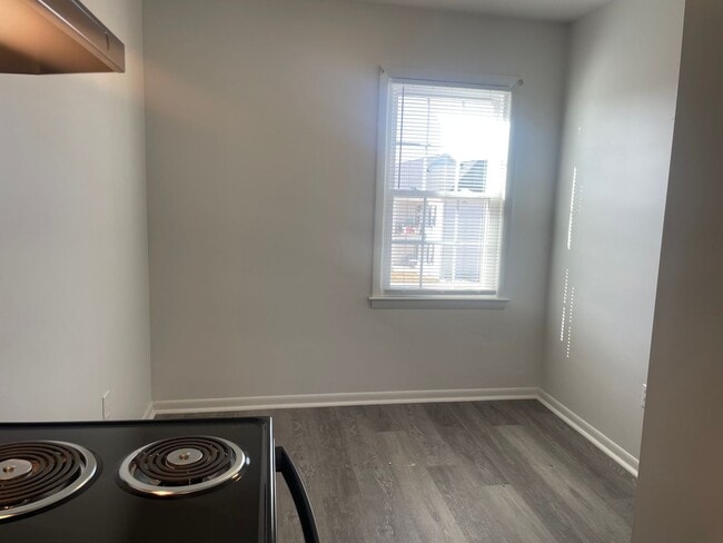 Building Photo - 6491 Carefree Ln