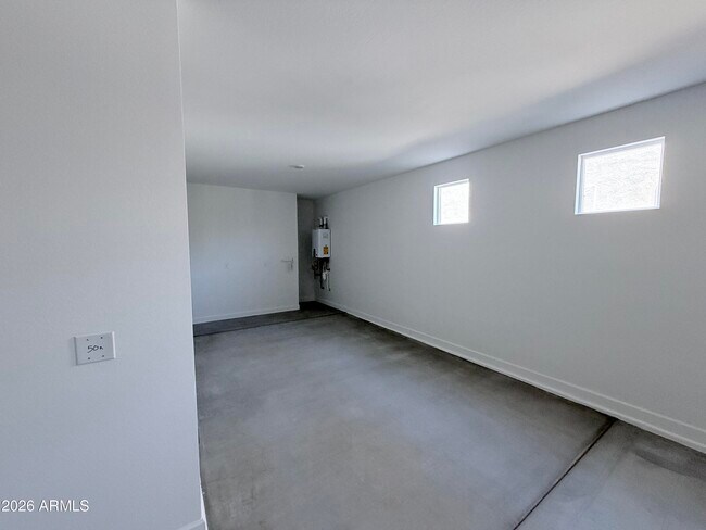Building Photo - 7004 W Buckhorn Trail