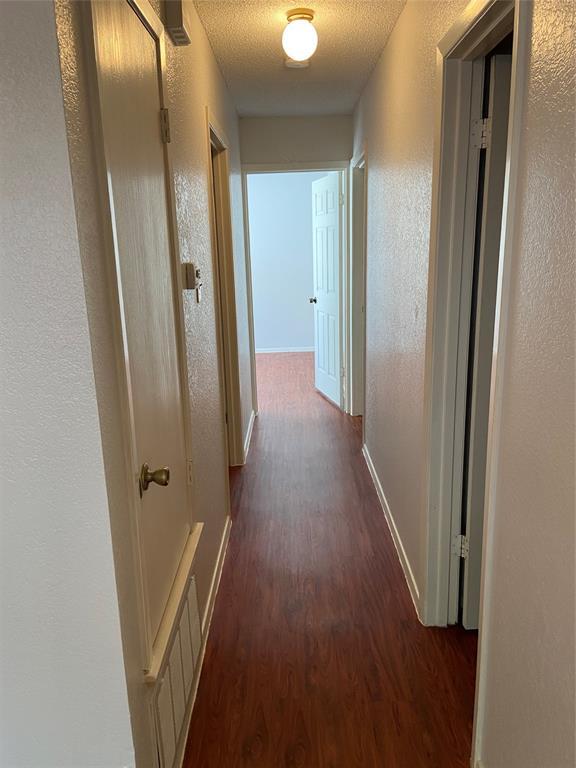 Building Photo - 9610 Sugar Hill Dr