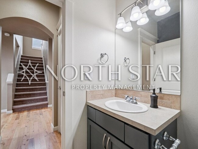 Building Photo - Move-In Ready Craftsman with Gourmet Kitchen, Bonus Room & Private Basketball Court