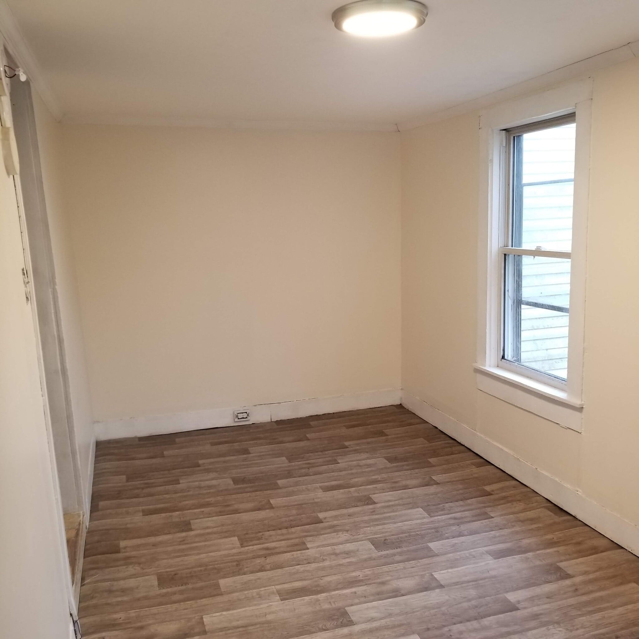 Building Photo - 398 Weaver St