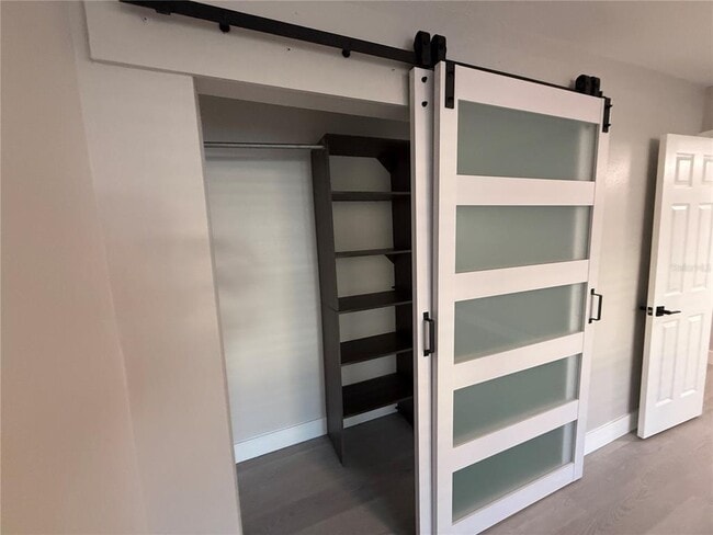 Building Photo - 4700 Cove Cir