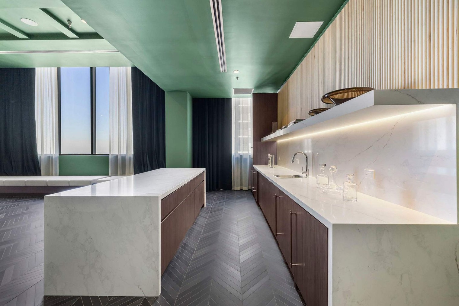 Building Photo - 11 NE 6th St