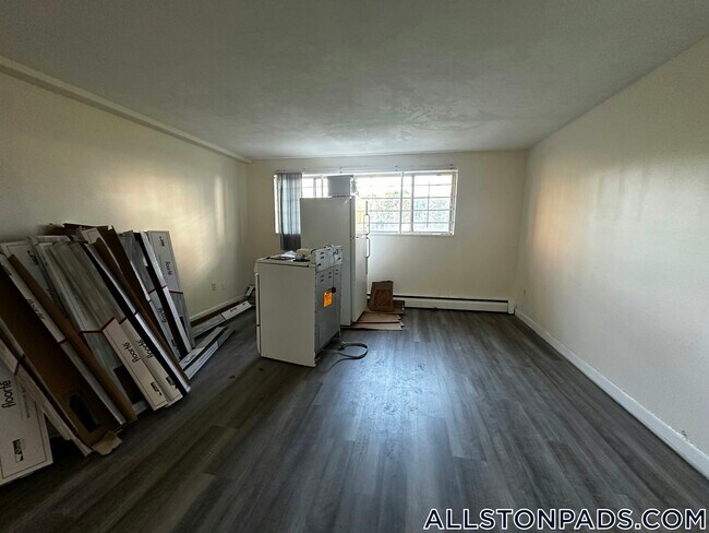 Building Photo - 90 Gardner St