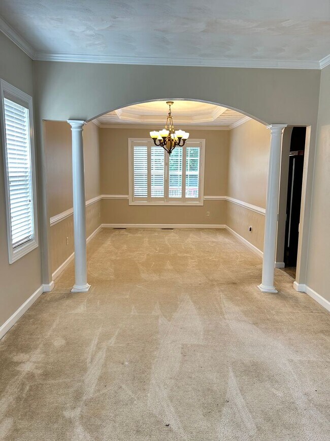 Building Photo - 912 Bells Creek Ct