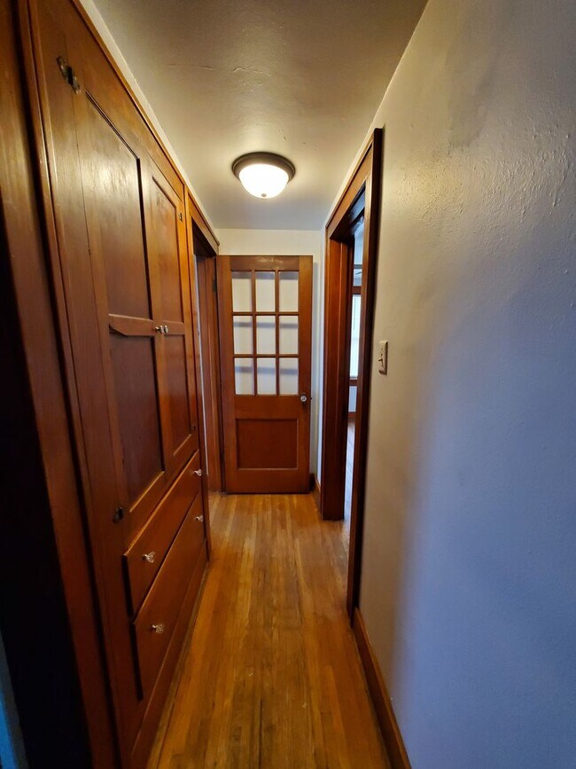 Building Photo - FOR RENT- Large Home with Fenced in Yard n...