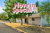 Building Photo - STATUS: AVAILABLE | R37 | $2295  **** MOVE IN SPECIAL ****