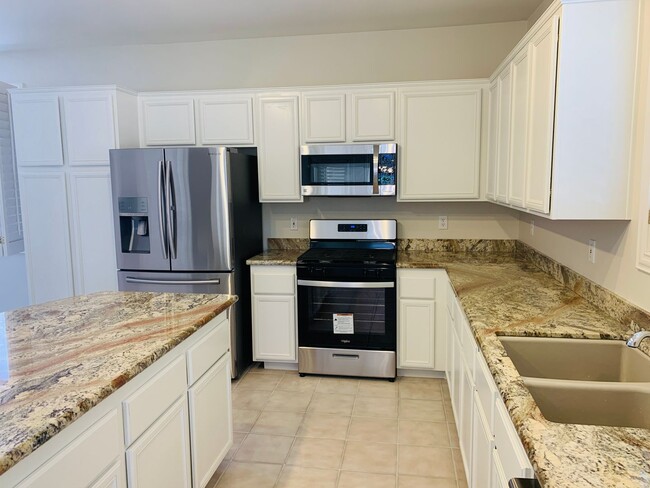 Building Photo - Beautiful home in Green Valley