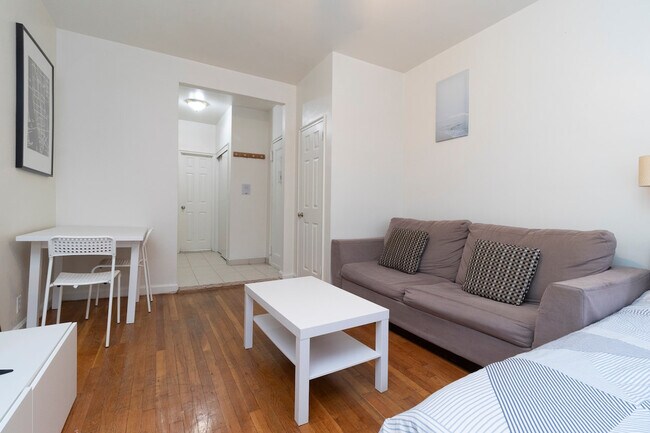 Building Photo - 1566 2nd Ave