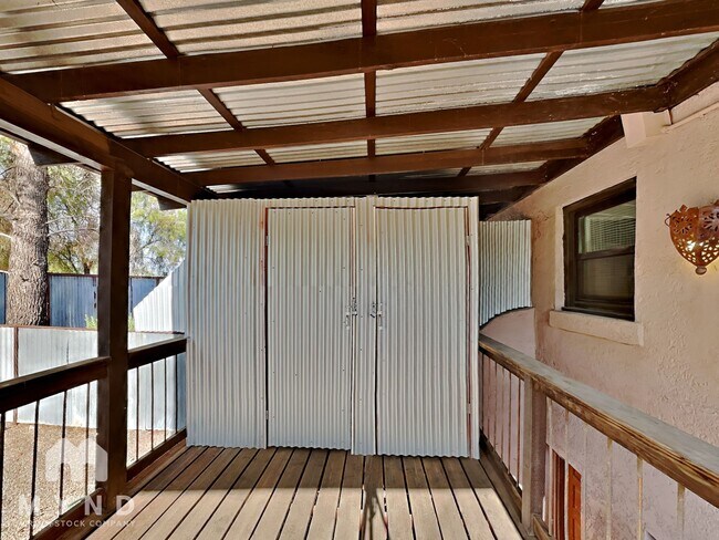 Building Photo - 312 E 19th St