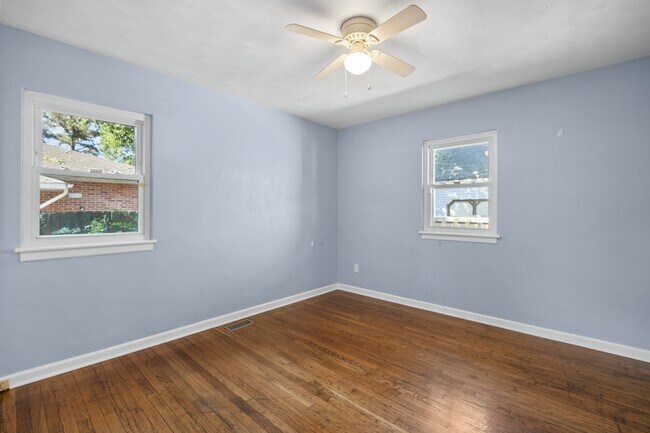 Building Photo - 1204 Fontana Ave