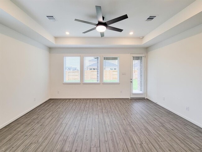 Building Photo - 9742 Rialto Hts Dr