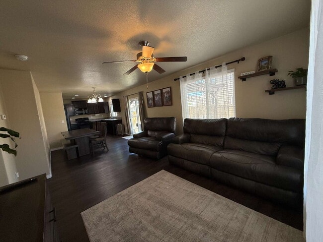 Building Photo - Beautiful Home Near Military Base in Lorson Ranch For Rent