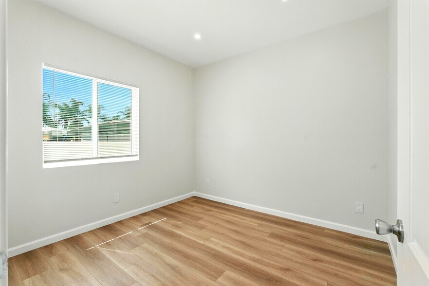 Building Photo - 13700 Branford St
