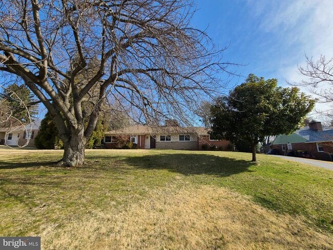 Building Photo - 6 Council Trail