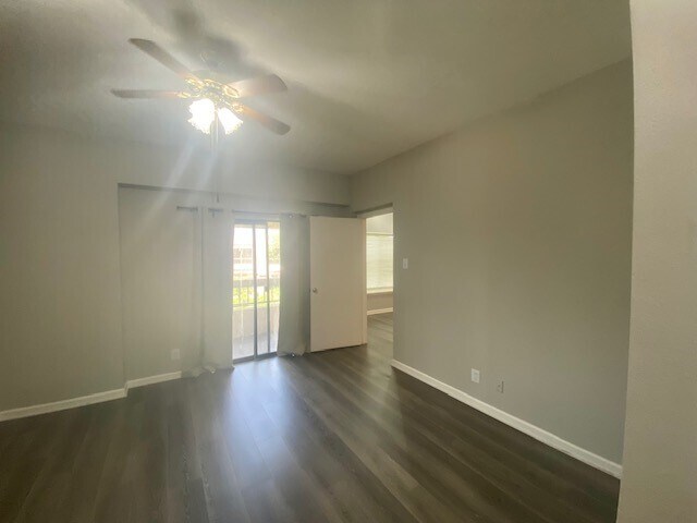 Building Photo - 2209 S Braeswood Blvd