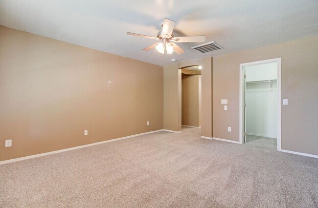 Building Photo - 15882 N 172nd Ln