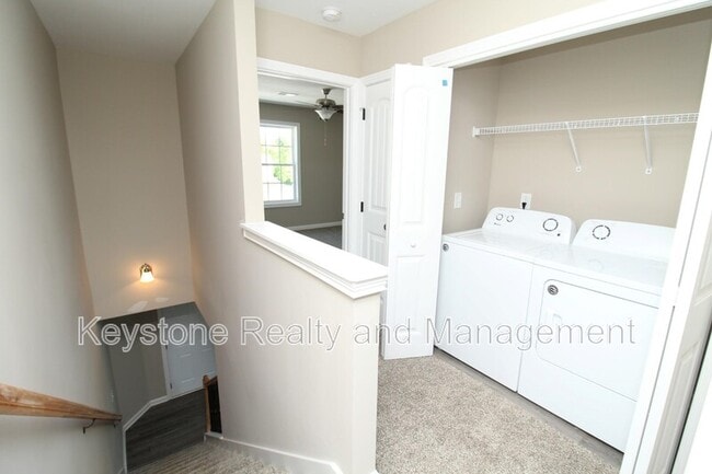 Building Photo - 301 Landrum Pl