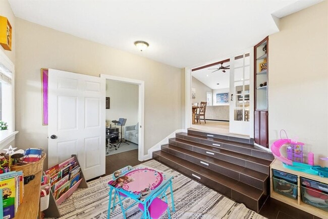 Building Photo - 7210 Towering Oaks Dr