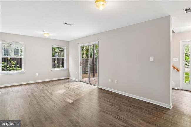 Building Photo - 272 Braxton Way
