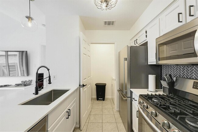 Building Photo - 3605 Leafield Dr