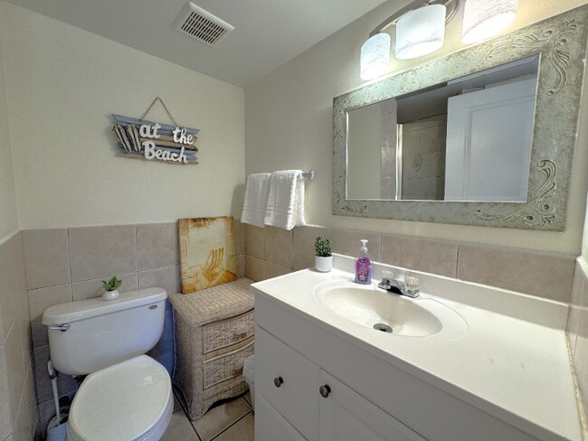 Building Photo - 12760 Indian Rocks Rd