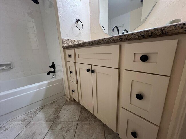 Building Photo - 14515 Wunderlich Dr