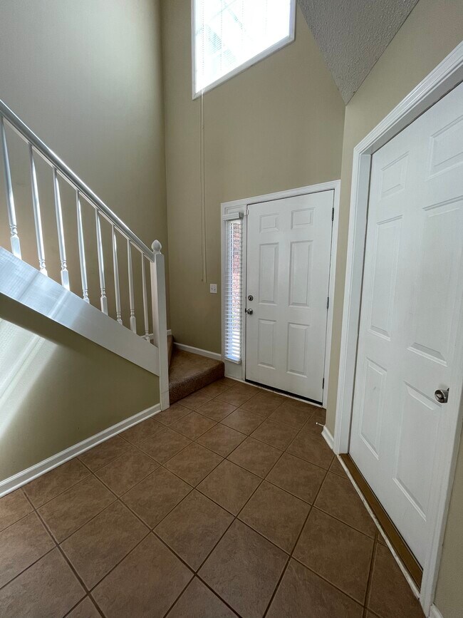 Building Photo - 225 Wakefield Way