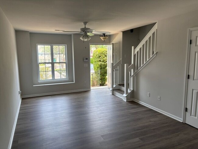 Building Photo - 122 Hornby Cir