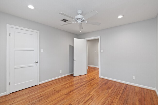 Building Photo - 6413 Remlap St