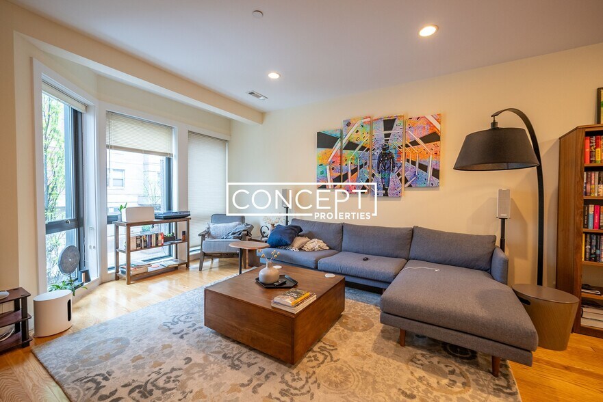 Building Photo - 9 Miner St