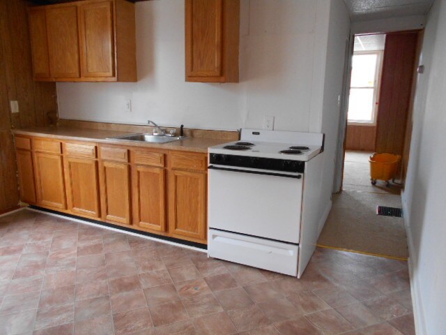 Building Photo - 533 E Patapsco Ave