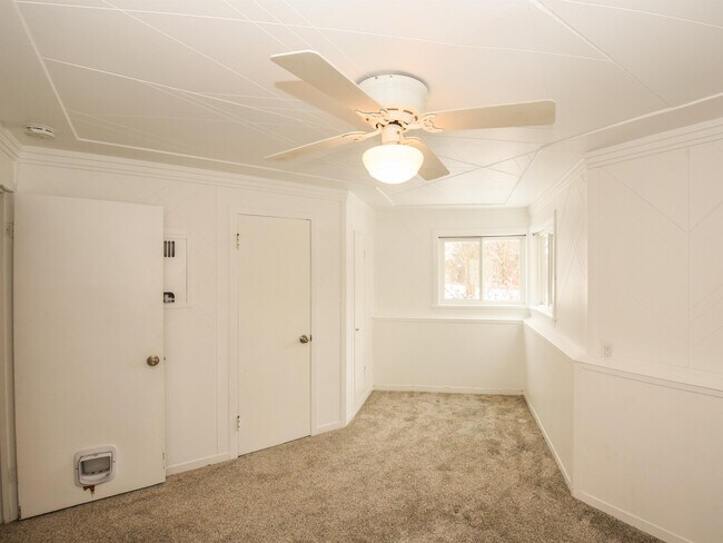 Building Photo - 143 S State St