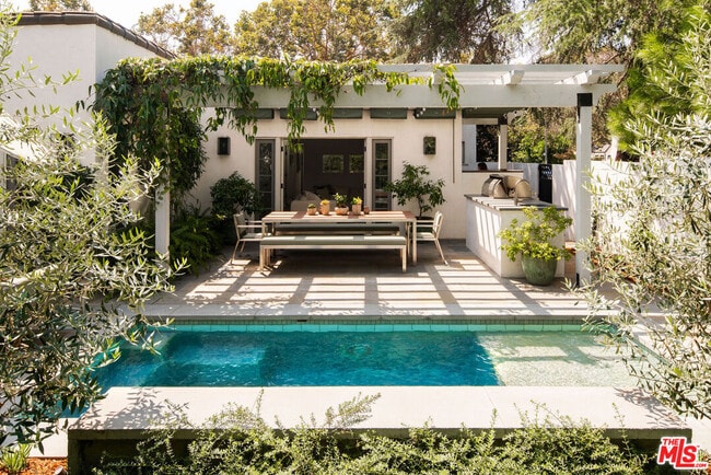 Building Photo - 3787 Glenfeliz Blvd