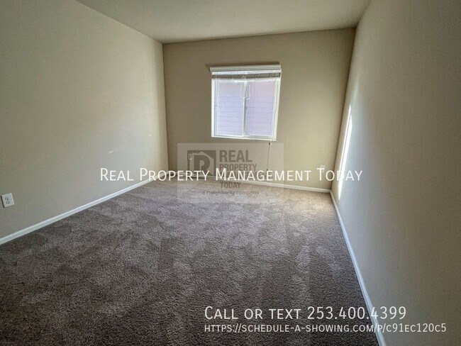 Building Photo - 8602 Spartacus St NE