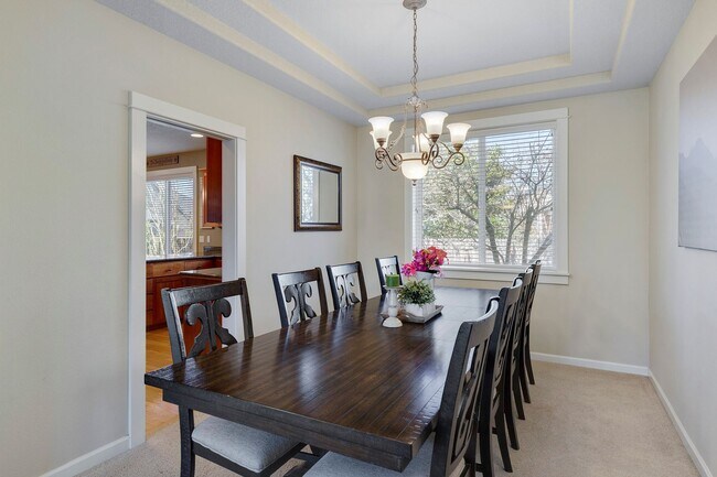 Building Photo - Lovely 4 bedroom home with neighborhood pool
