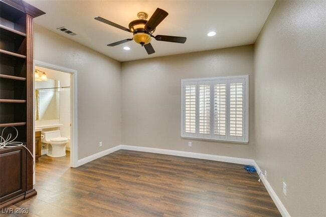 Building Photo - 54 Grossinger Ct