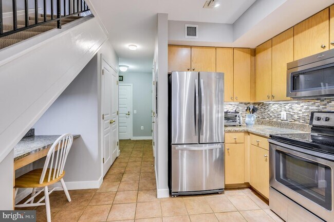 Building Photo - 616 E Street NW Unit 446